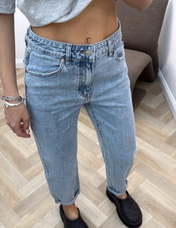 mom fit dzinsai
