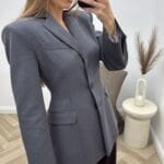 Pilkas įliemenuotas švarkas